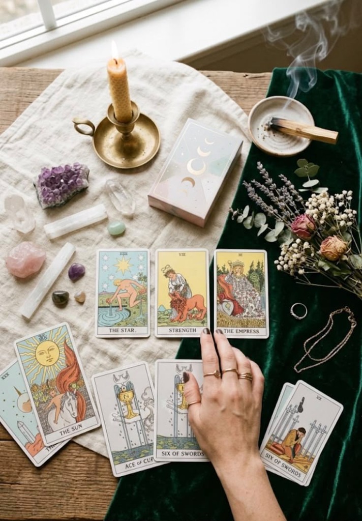 Consulta de Tarot e Baralho Cigano